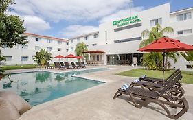 Courtyard By Marriott Playa del Carmen